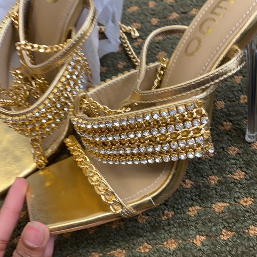 Heels - Picture 3 of 3